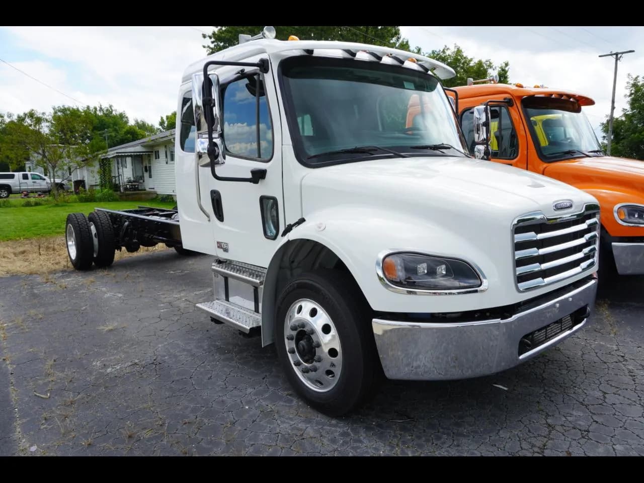 2027 Freightliner M2 106 - Tow