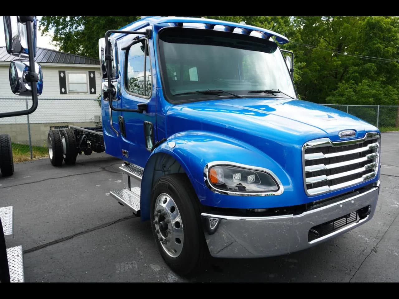 2027 Freightliner M2 106 - Tow