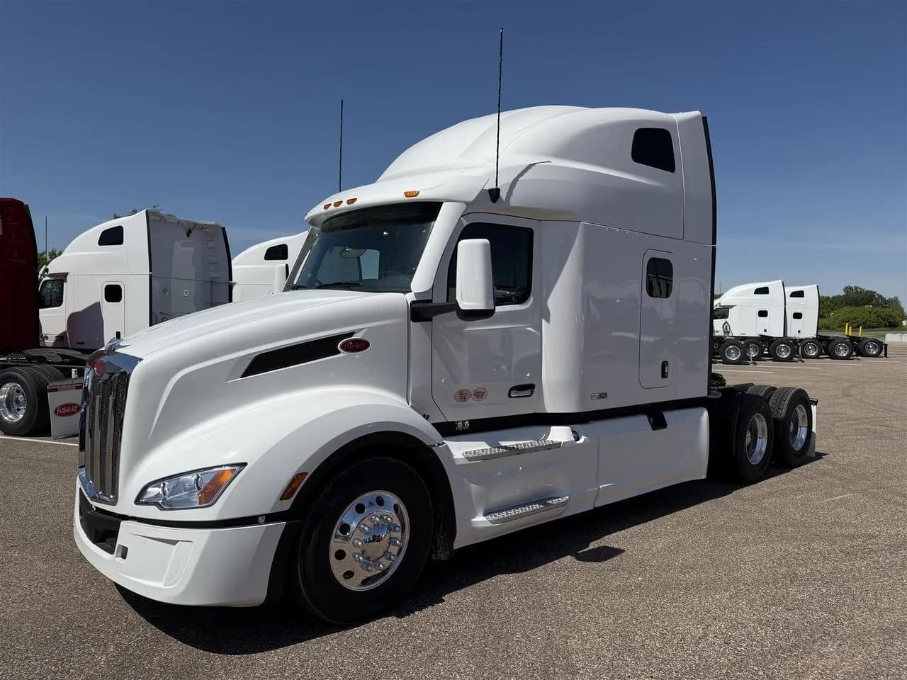 2027 Peterbilt 579 - Sleeper