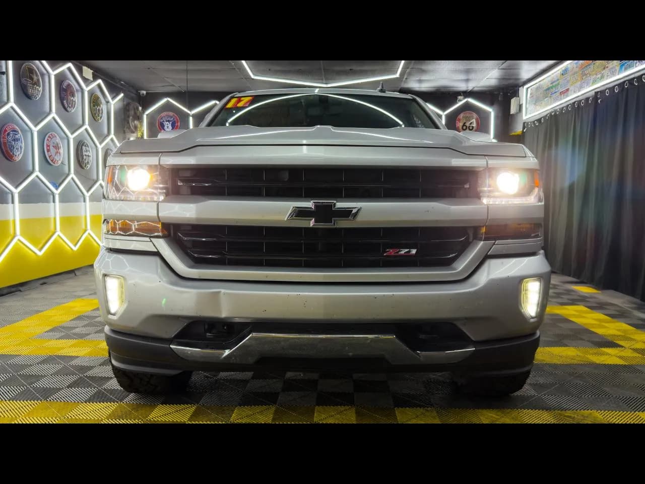 2017 Chevrolet Silverado 1500 LT - Pickup