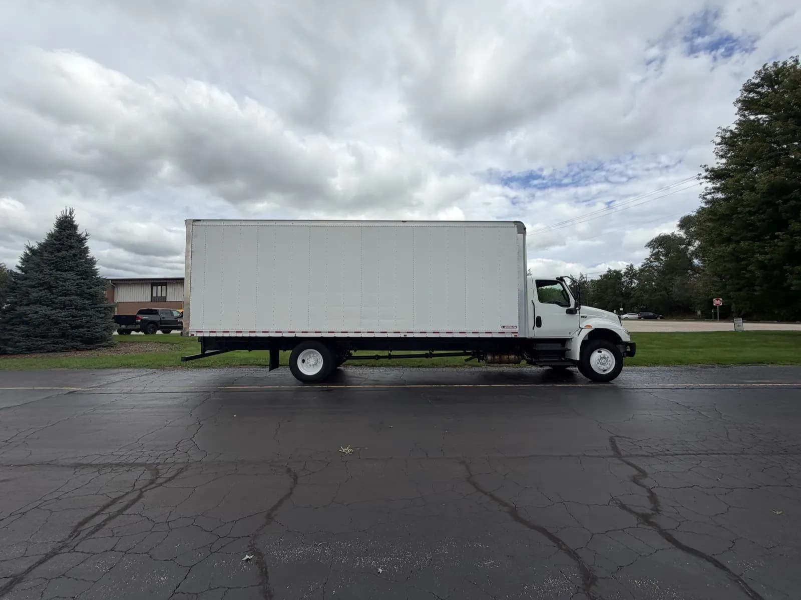 2020 International MV607 - Box