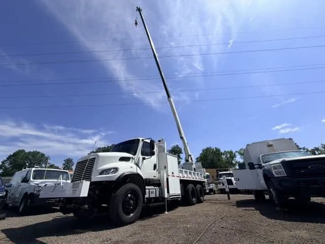2011 Other Freightliner M2 National Crane 400B w New Motor - Crane