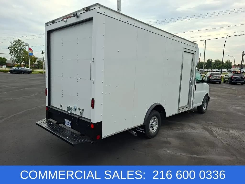 2026 Chevrolet Express 3500 - Box
