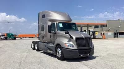 2022 International LT - Sleeper