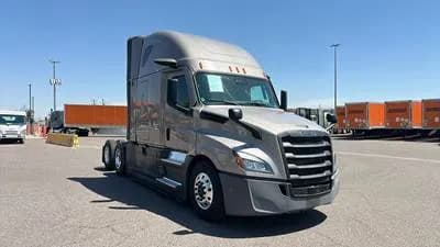 2025 Freightliner Cascadia - Sleeper