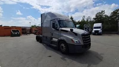 2023 Freightliner Cascadia - Sleeper