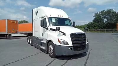 2023 Freightliner Cascadia - Sleeper