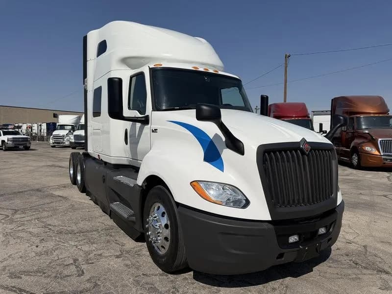 2022 International LT625 - Service