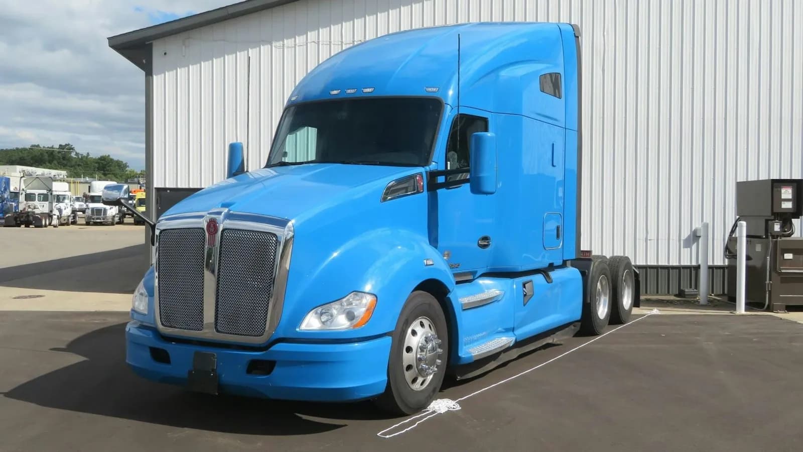 2022 Kenworth T680 - Sleeper