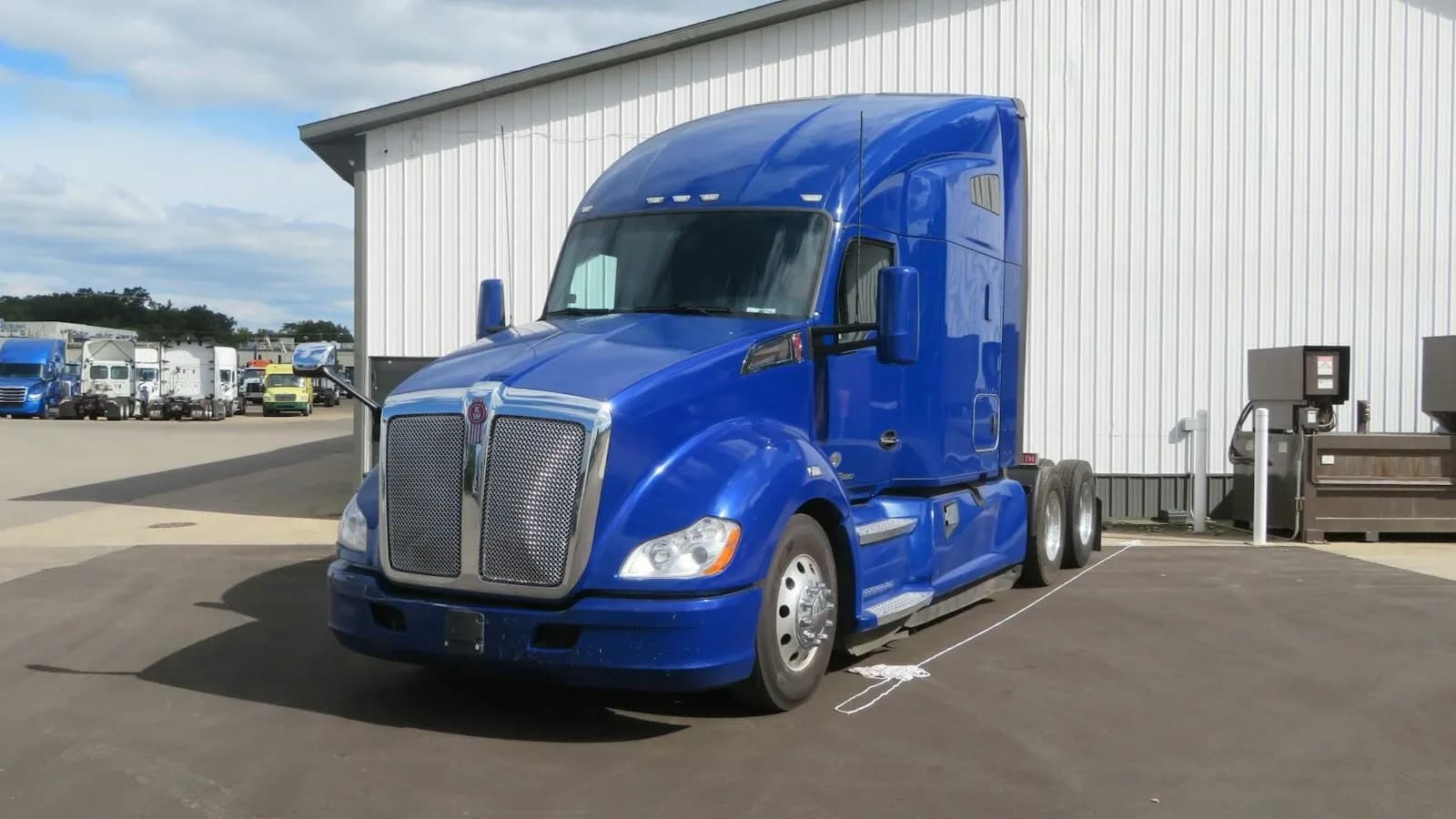 2022 Kenworth T680 - Sleeper