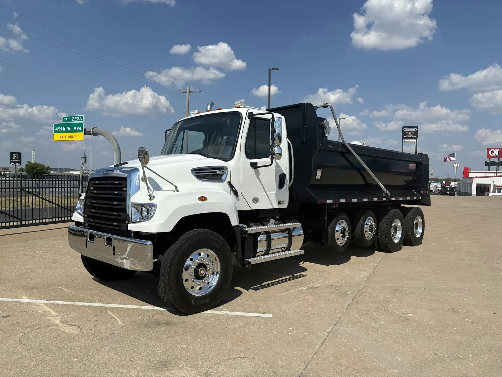 2020 Freightliner 114SD