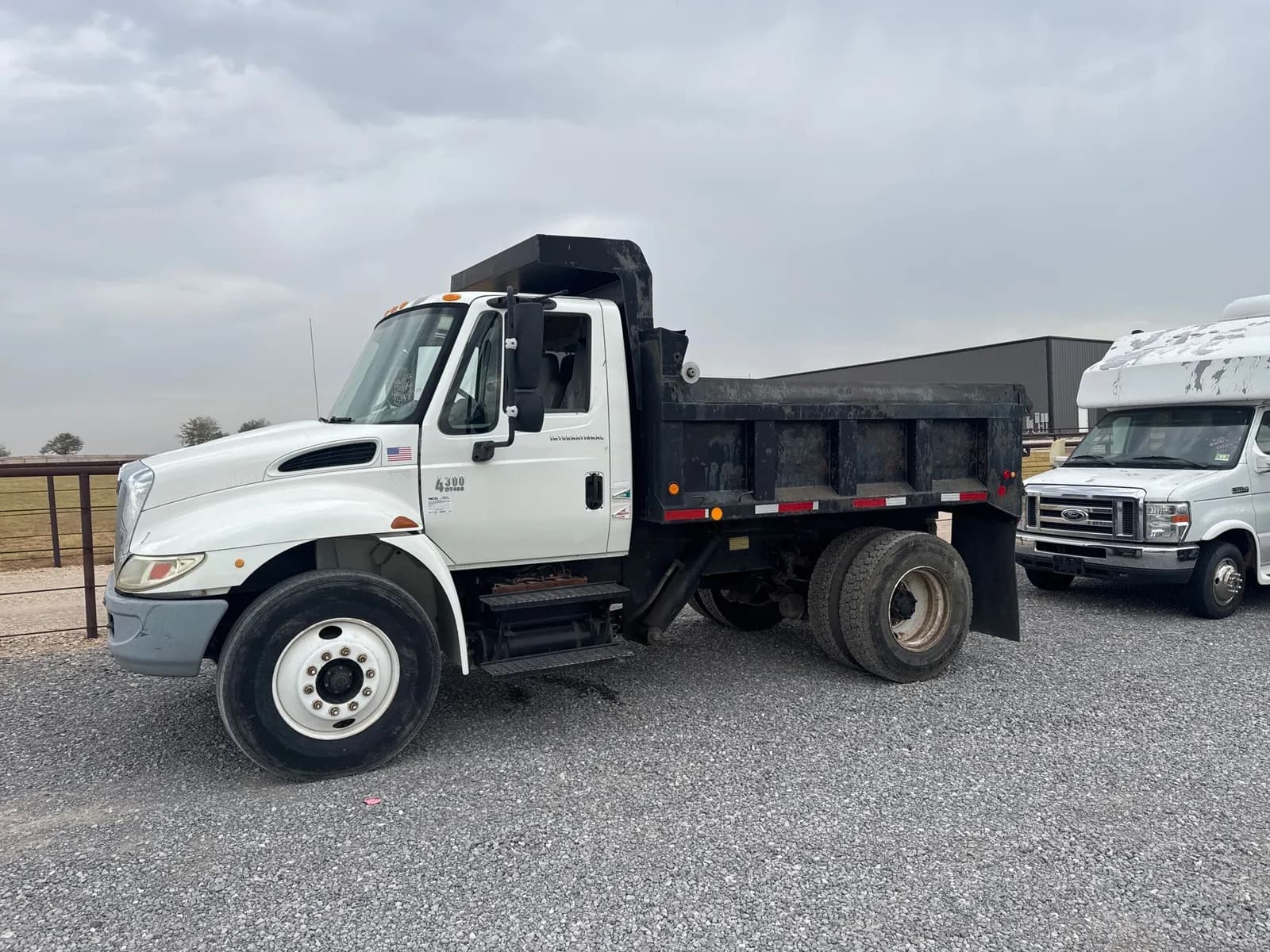 2002 International DuraStar 4300 - Dump