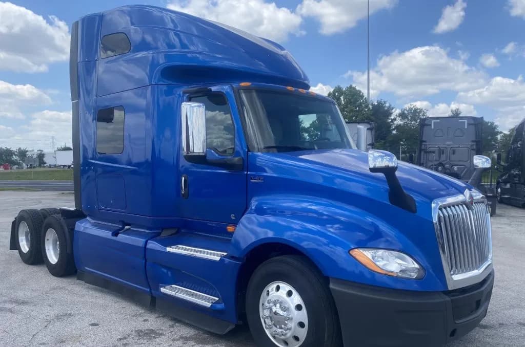 2022 International LT625