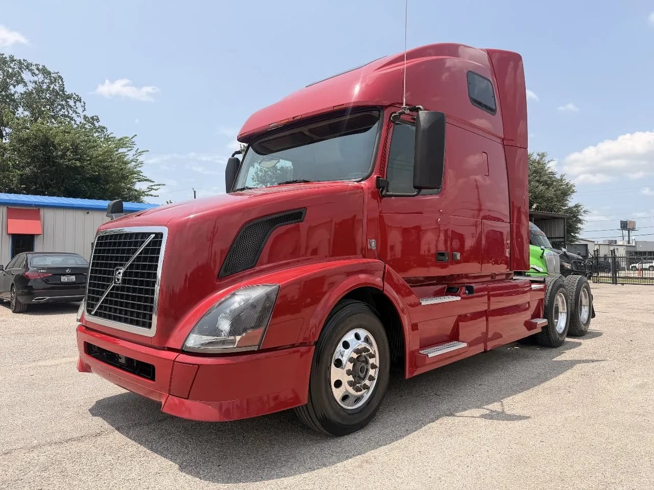 2015 Volvo VNL670 - Sleeper