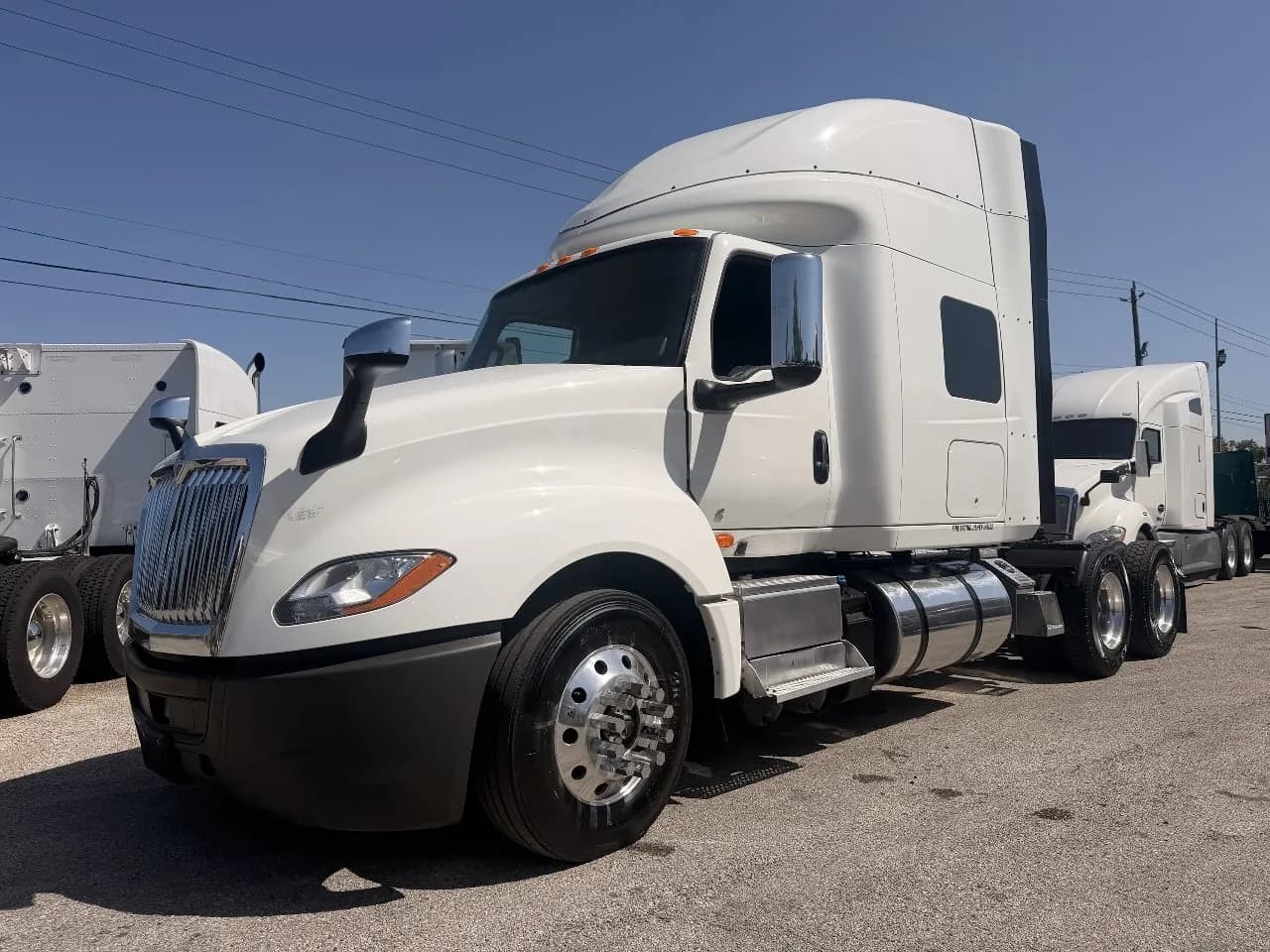 2022 International LT - Sleeper