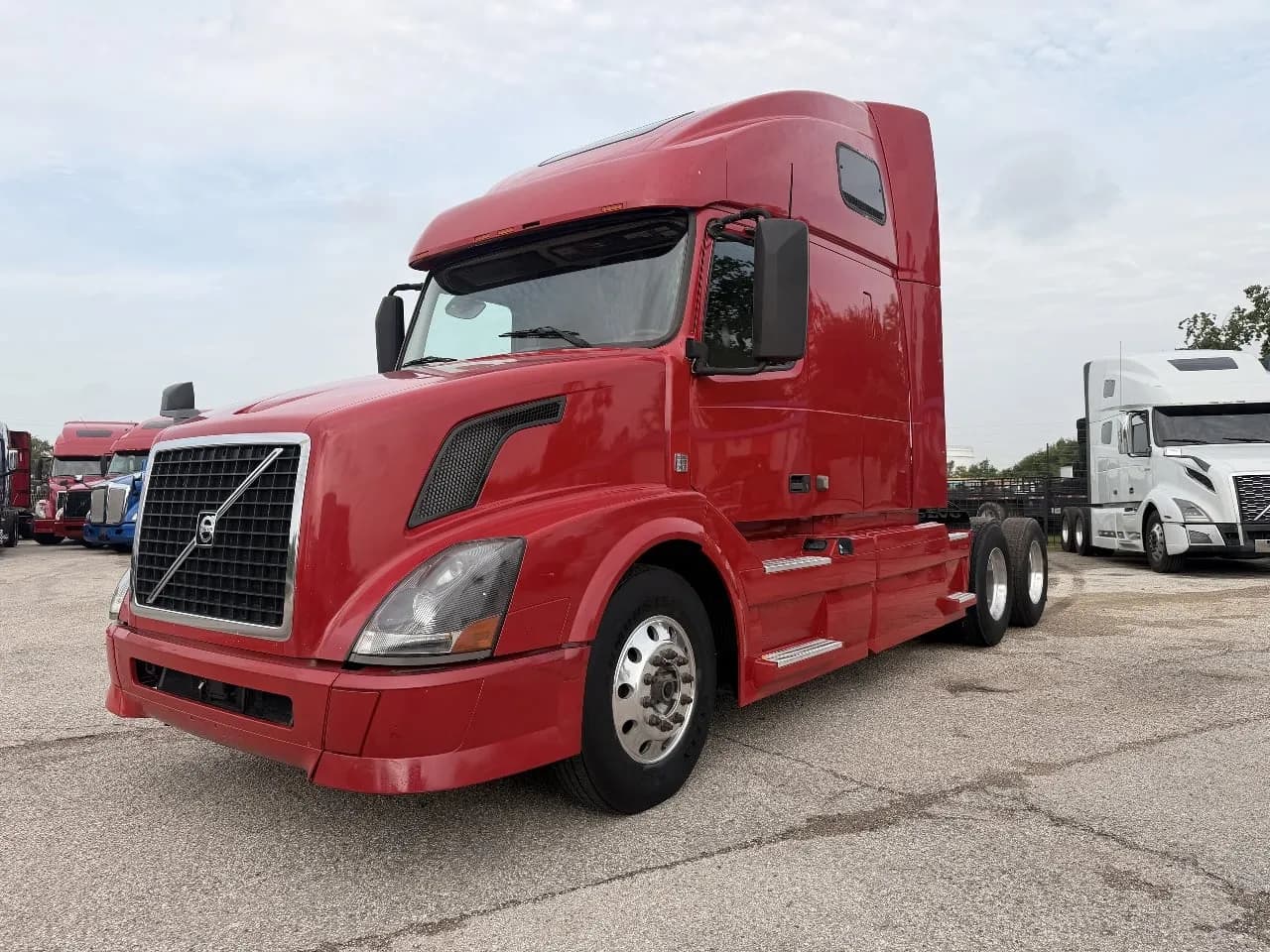2015 Volvo VNL670 - Sleeper