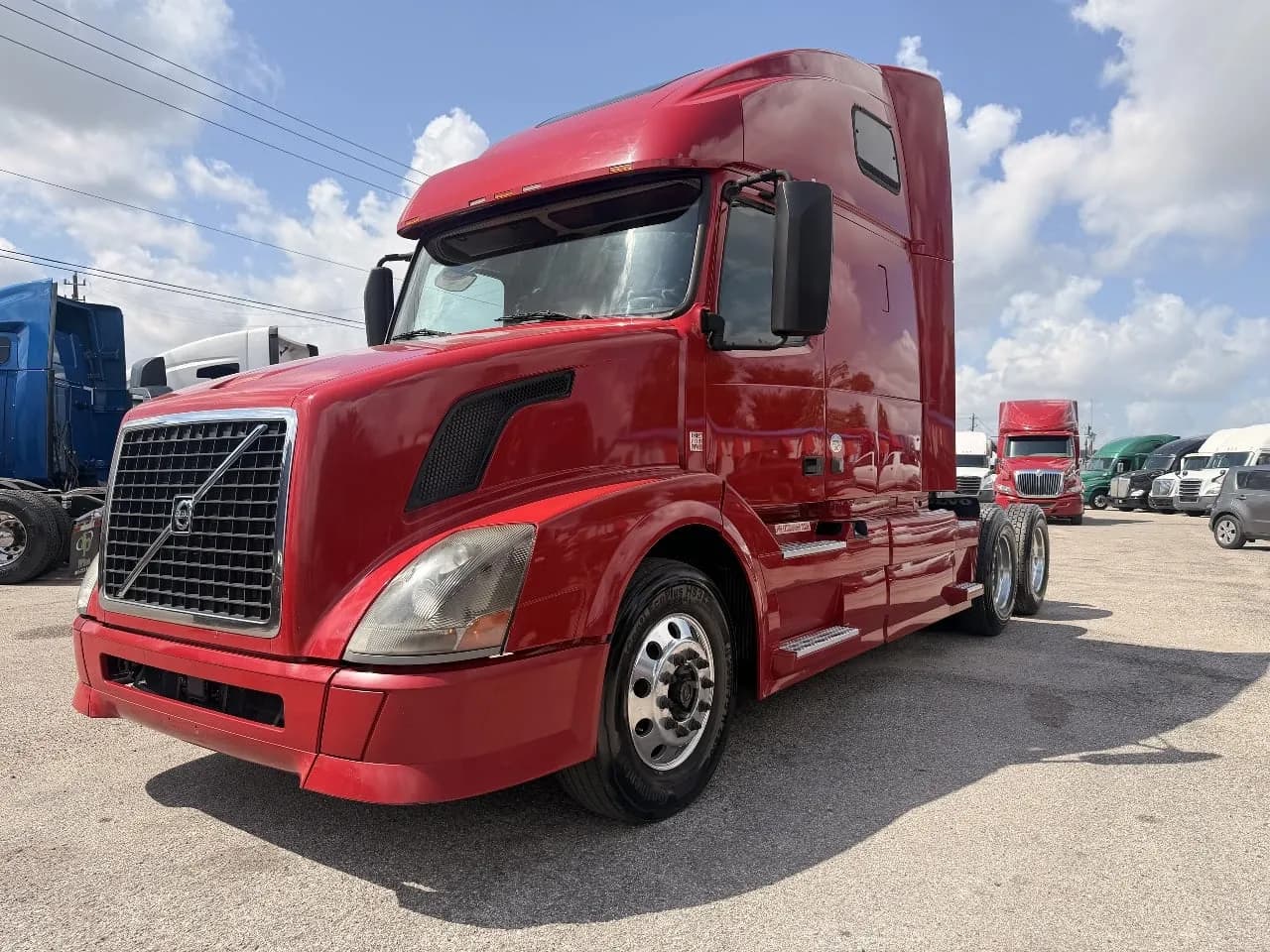 2015 Volvo VNL670 - Sleeper