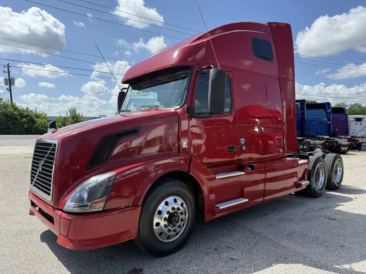 2015 Volvo VNL670 - Sleeper