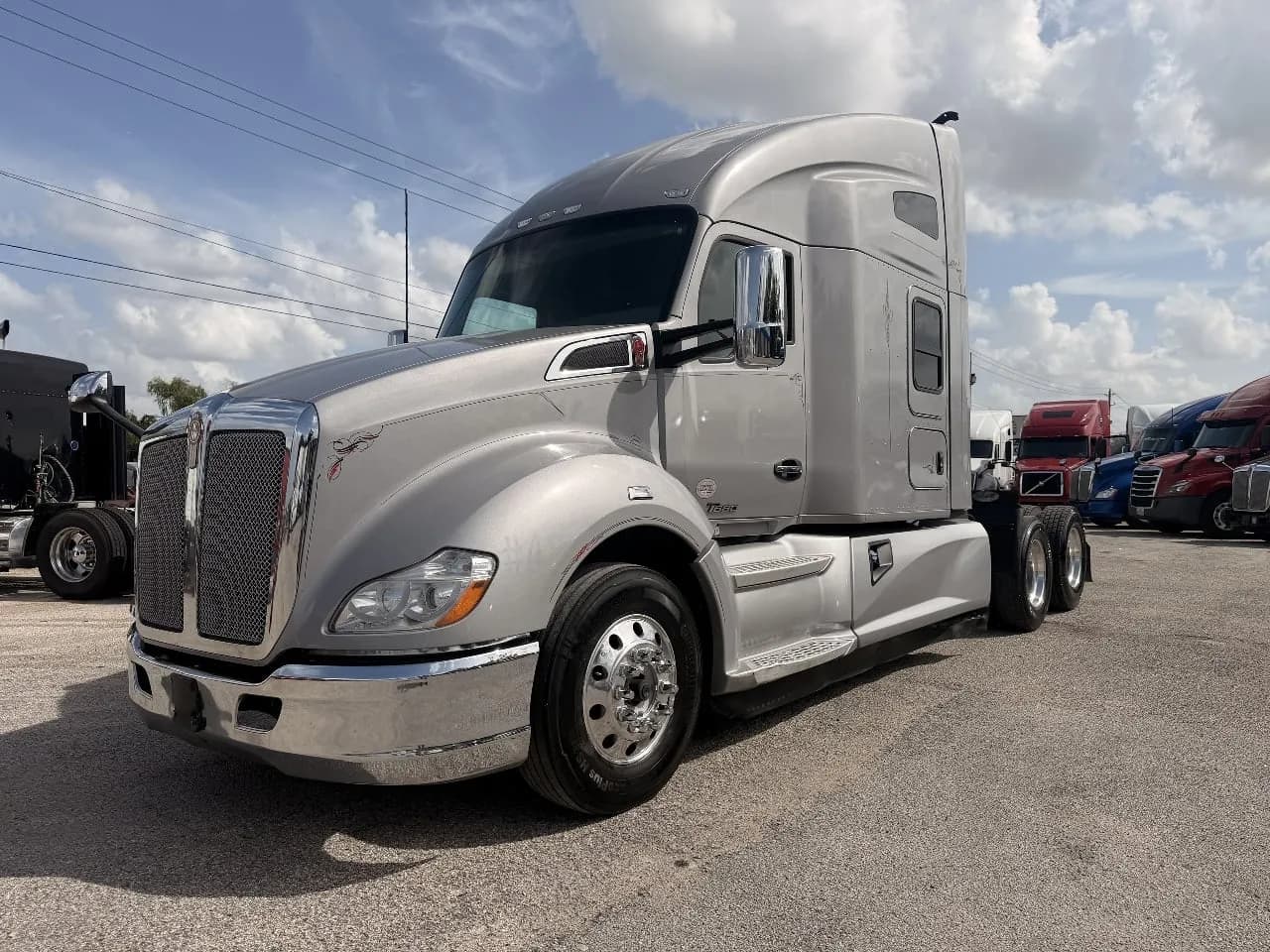 2019 Kenworth T680 - Sleeper