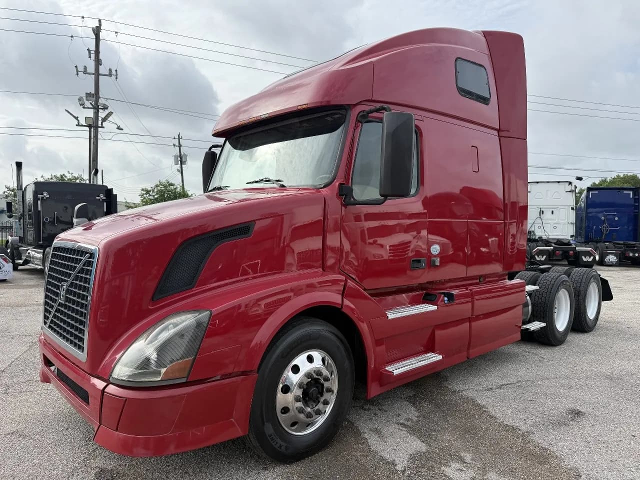 2014 Volvo VNL670 - Sleeper