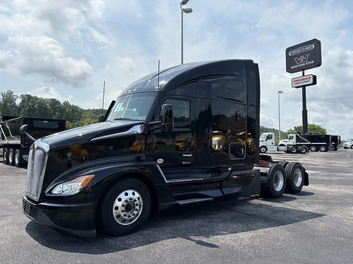 2023 Kenworth T680