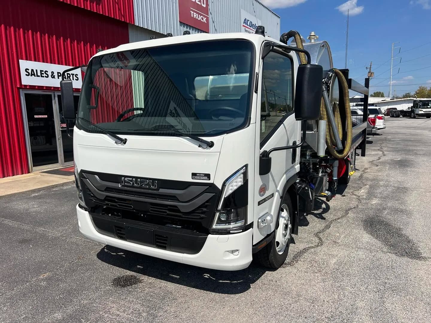2027 Isuzu NRR - Chassis