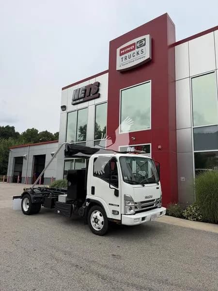 2023 Isuzu NRR - Chassis