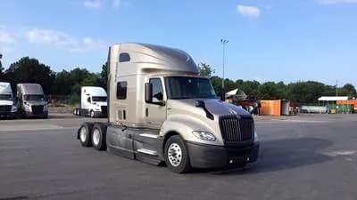 2022 International LT - Sleeper