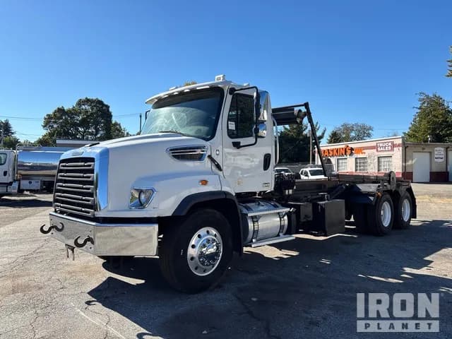 2016 Freightliner 114SD - Service