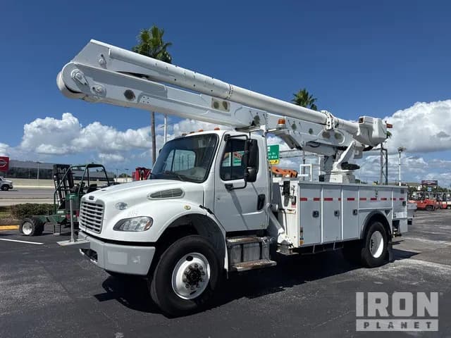2017 Freightliner M2 106 - Crane