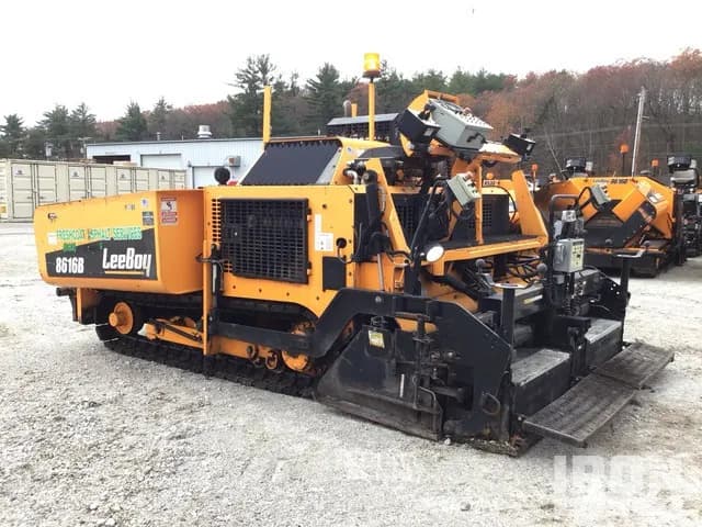 2017 Leeboy 8616C Track Asphalt Paver - Mixer