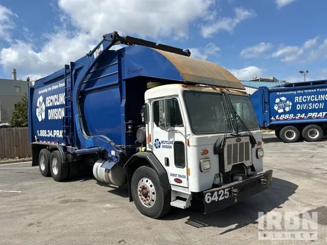 2020 Peterbilt 520 - Garbage
