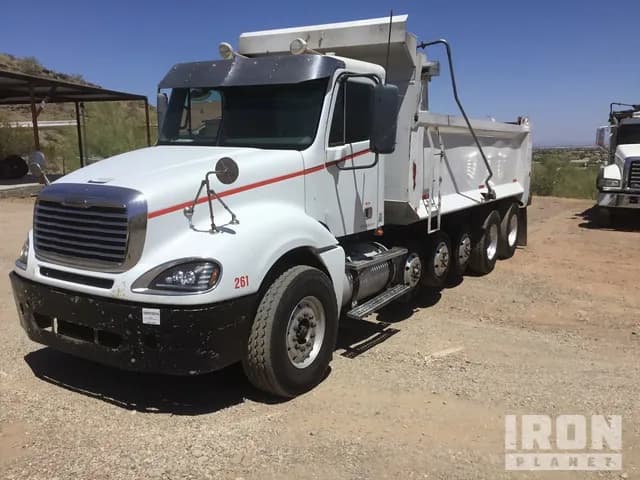 2008 Freightliner Columbia - Dump