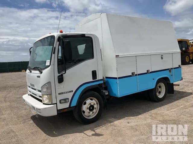 2014 Isuzu NPR-HD - Service