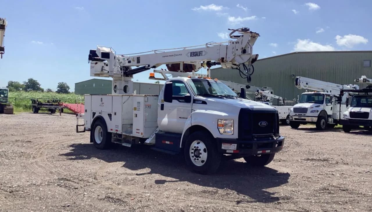 2019 Ford F750 - Service