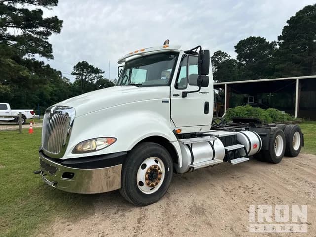 2013 International ProStar+ 122 - Sleeper