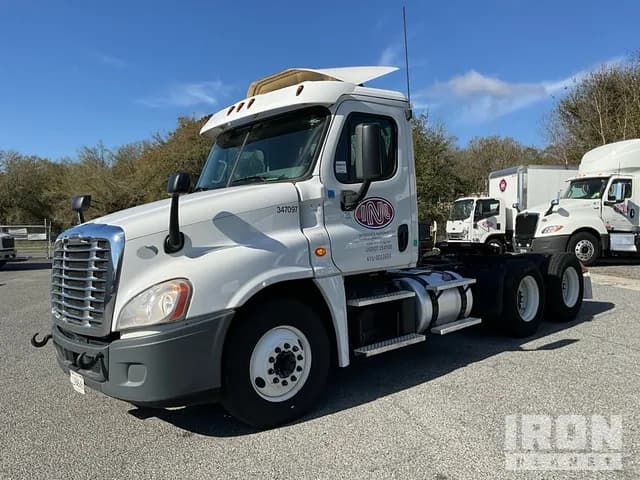 2017 Freightliner Cascadia - Day Cab