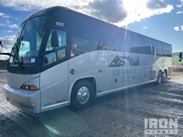2011 MCI J4500 - Passenger Bus / Shuttle Bus / SUV