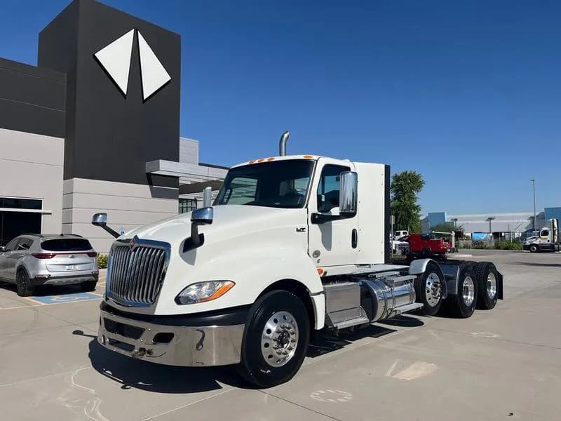 2020 International LT625 8x4 Day Cab - Day Cab