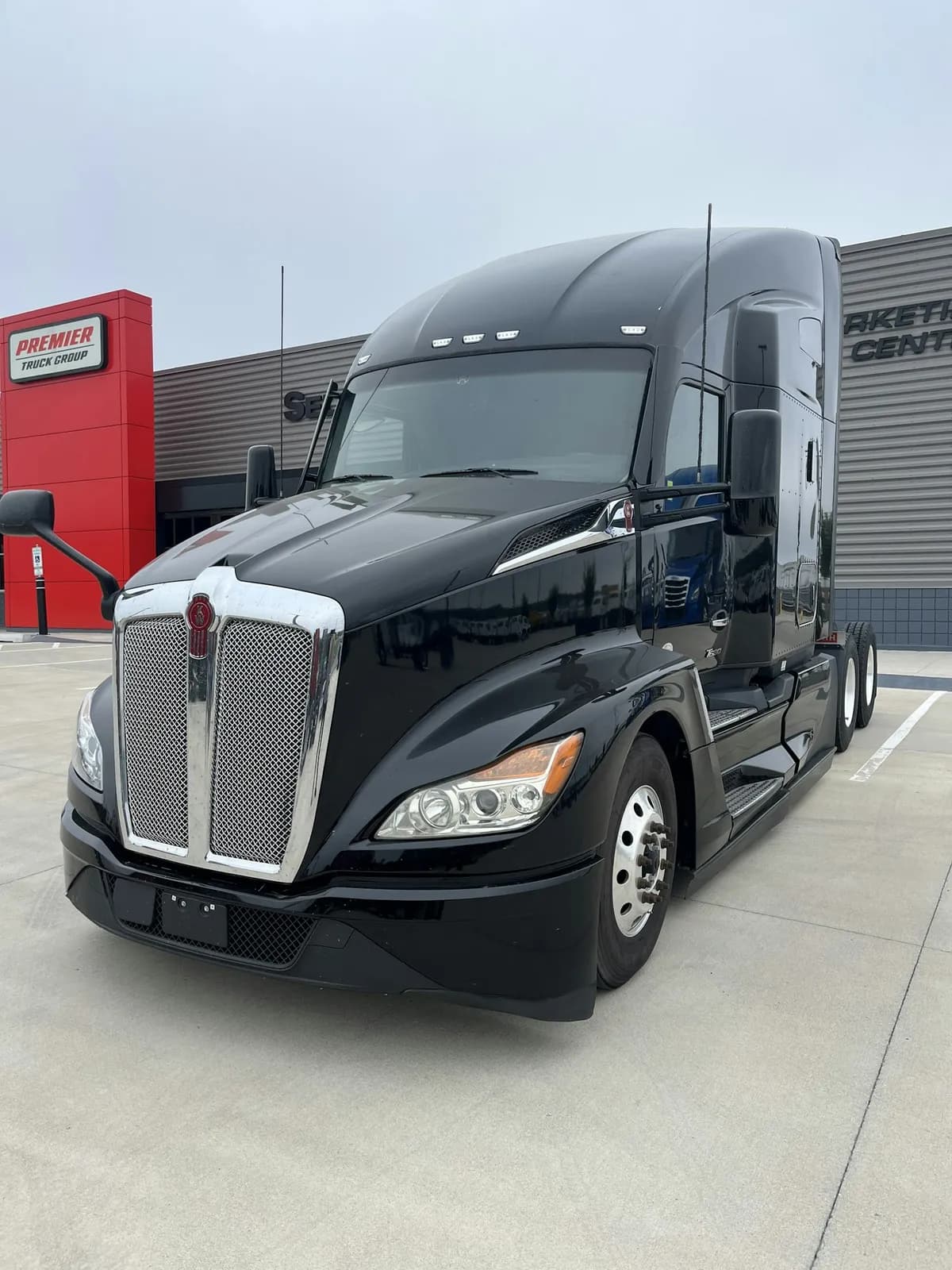 2023 Kenworth T680