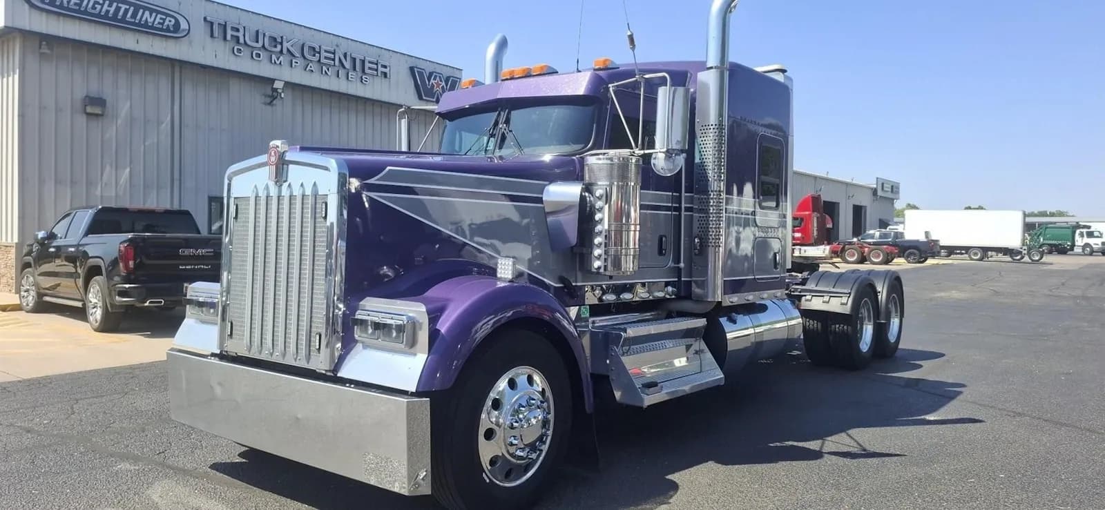 2022 Kenworth W900L