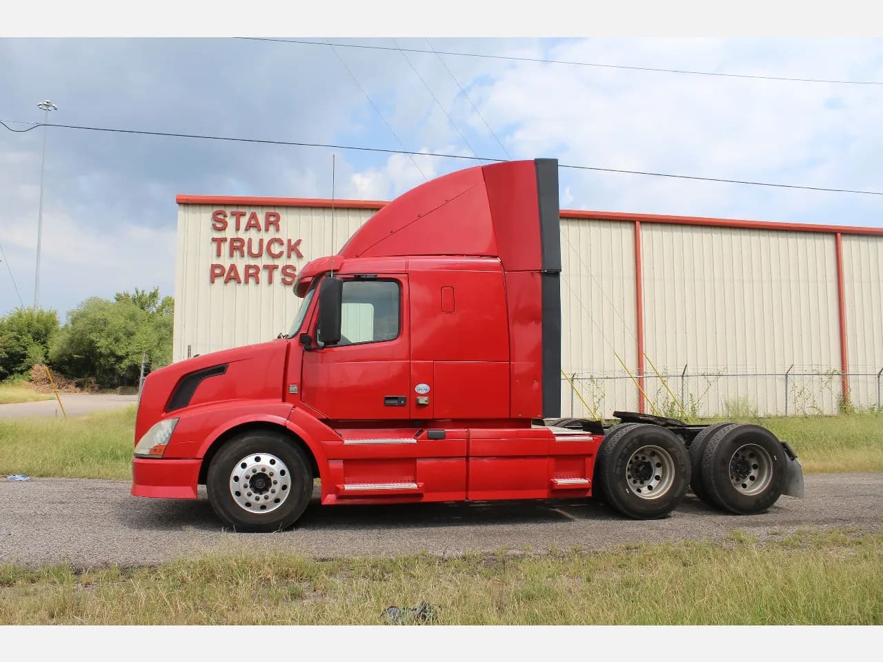 2014 Volvo VNL - Sleeper