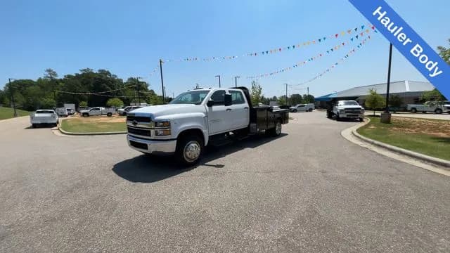 2023 Chevrolet Silverado 5500 Crew Cab - Flatbed