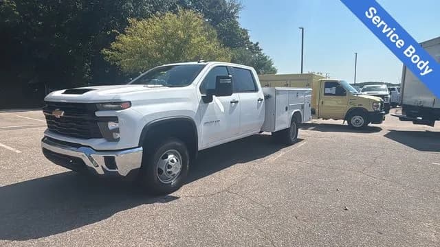 2026 Chevrolet Silverado 3500 Crew Cab - Chassis