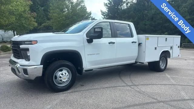 2026 Chevrolet Silverado 3500 Crew Cab - Chassis