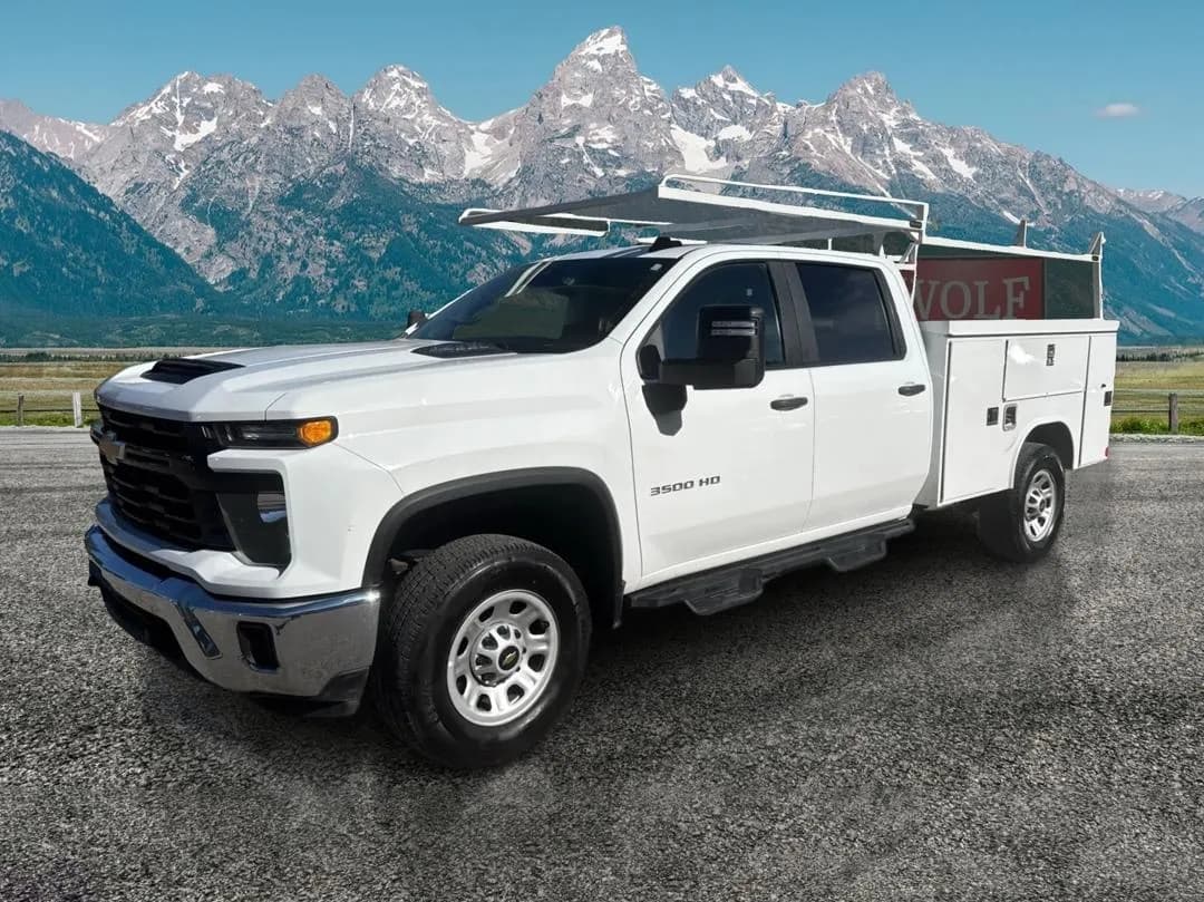 2024 Chevrolet Silverado 3500HD CREW - Chassis
