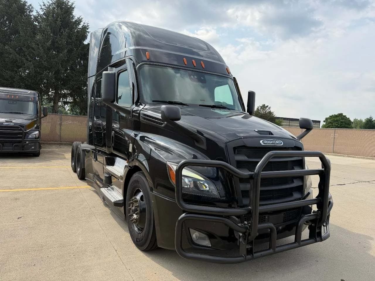 2022 Freightliner Cascadia - Sleeper