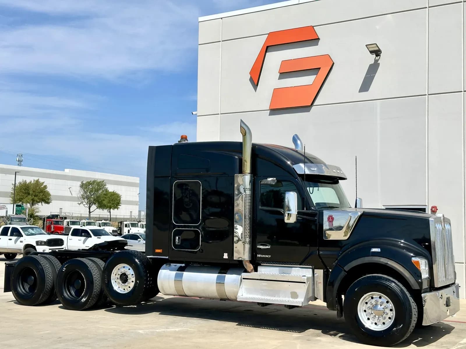2025 Kenworth W990 - Sleeper