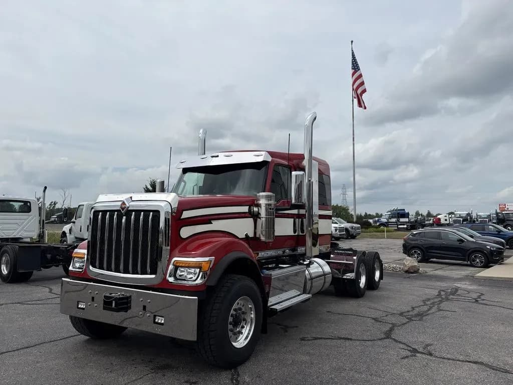 2027 International HX Series - Sleeper