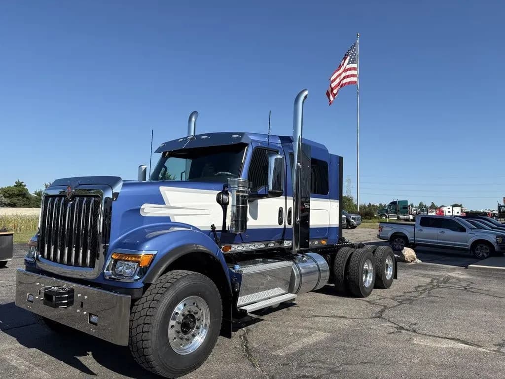 2027 International HX Series - Sleeper